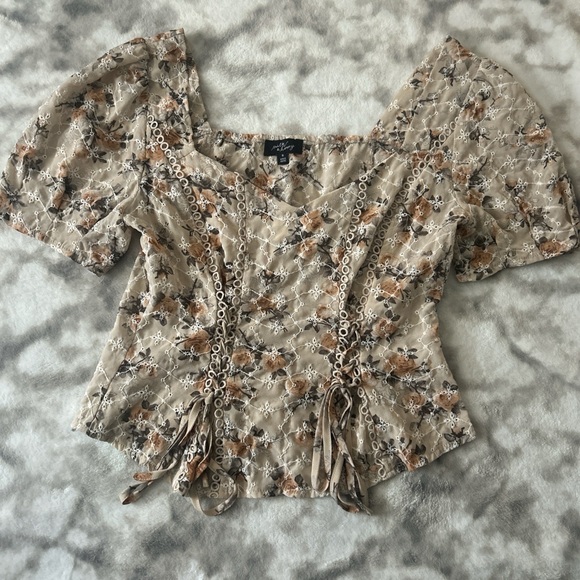 Milk & Honey Tops - Floral Lace-Up Puff Sleeve Blouse in Beige